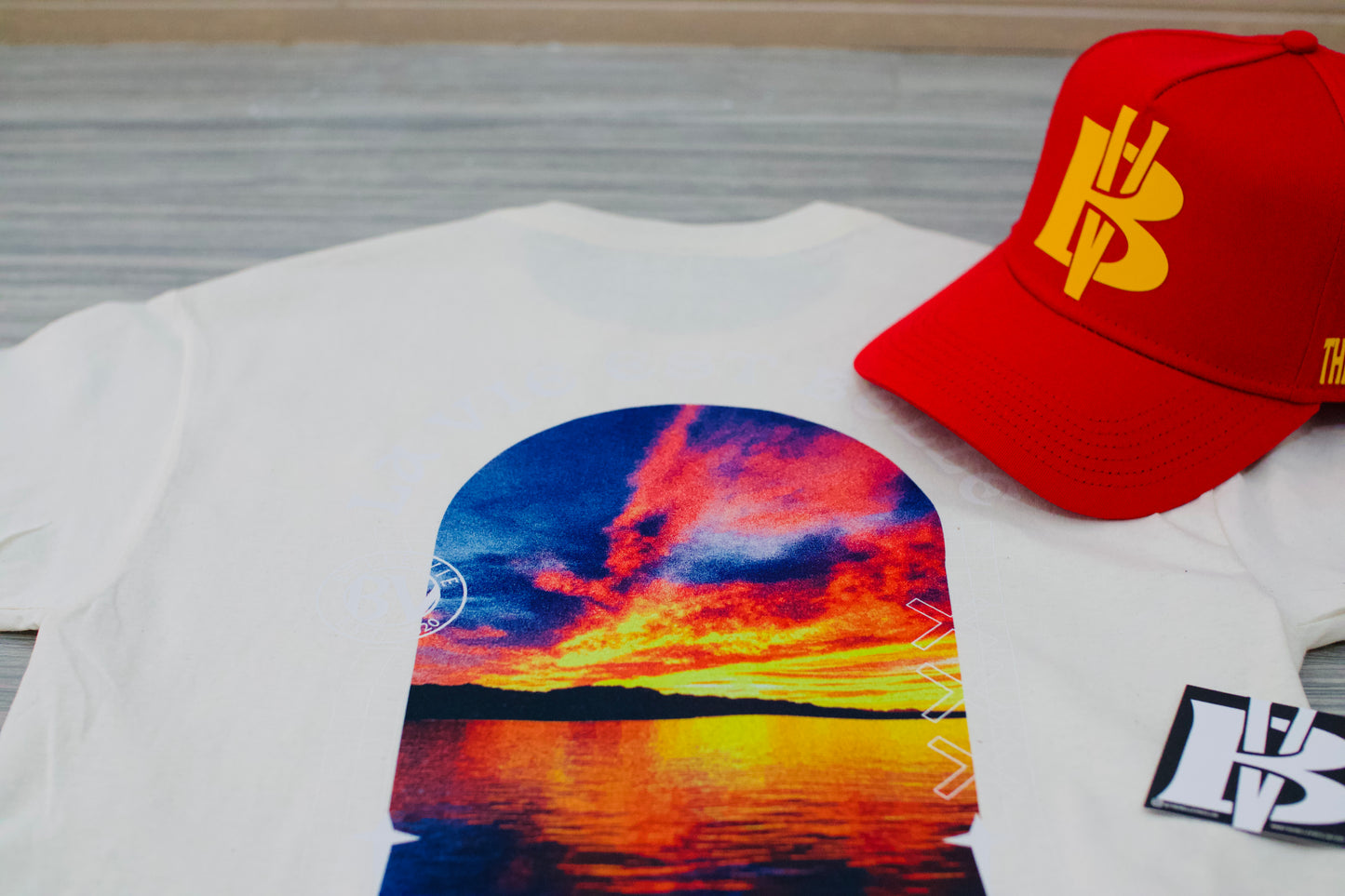 Off-White Belle Vie Short Sleeve Back Sunset Graphic T-Shirt image 3