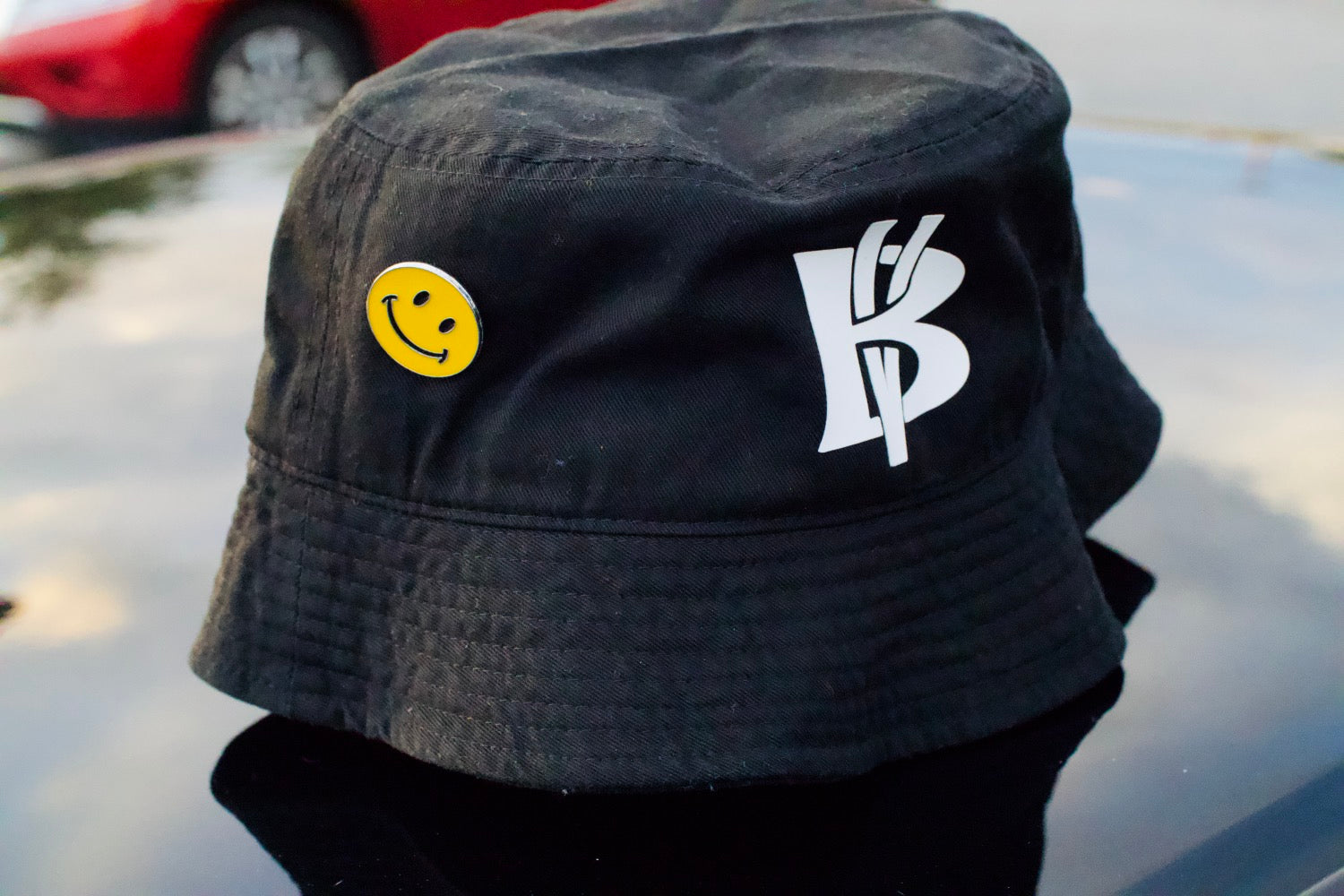 Black/White BV Bucket Hat image 2